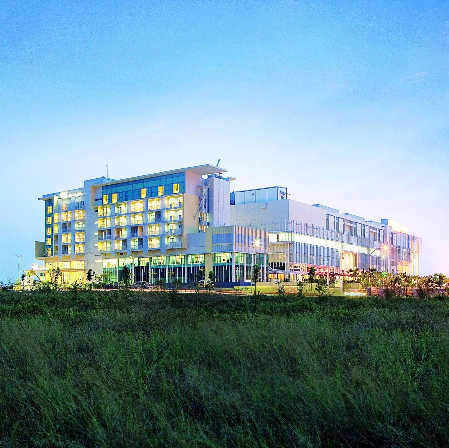 Hotel Santika Bsd City-Serpong Dış mekan fotoğraf